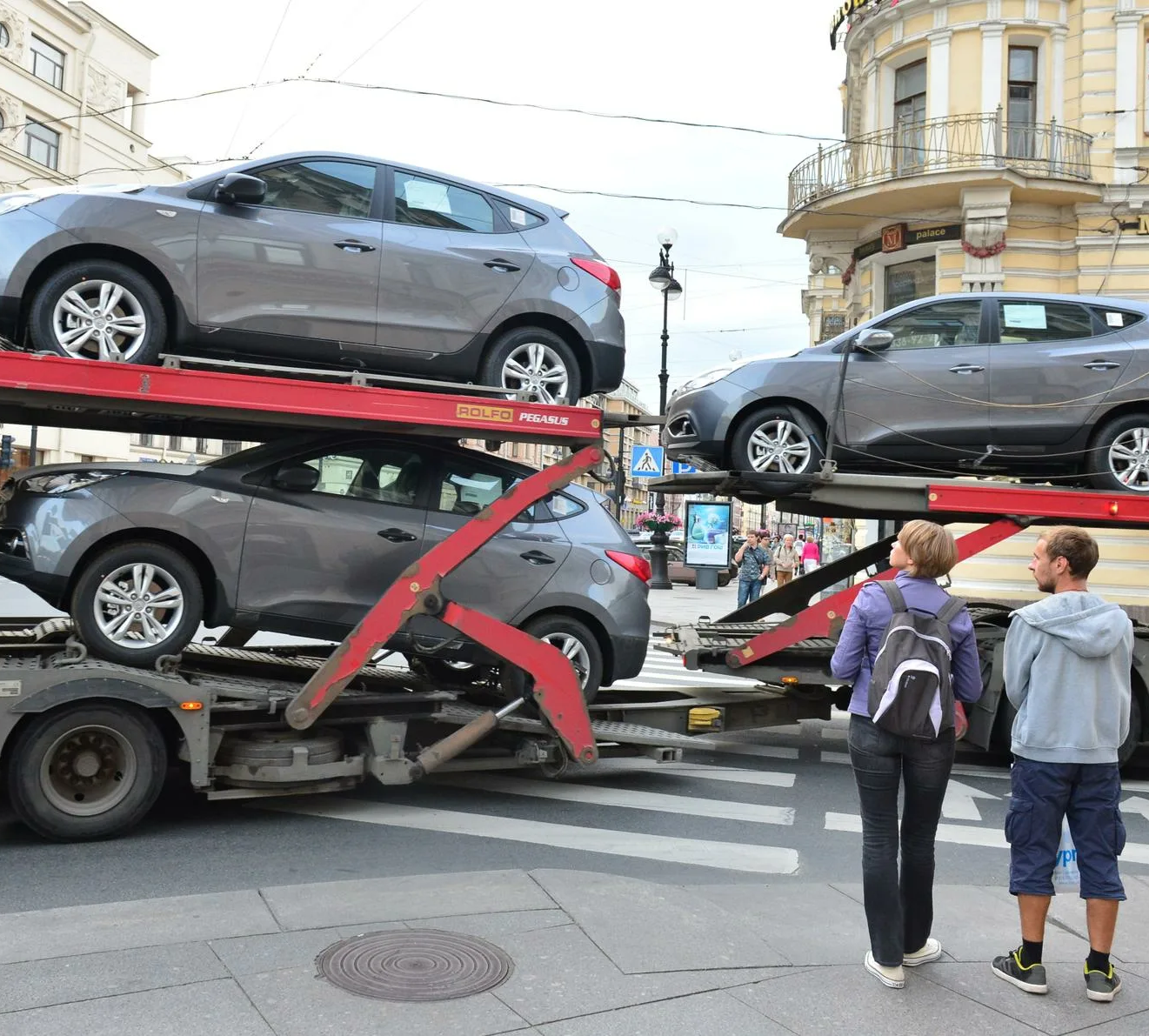 Russian Car Dealers Split Over Proposed Increase in Recycling Tax